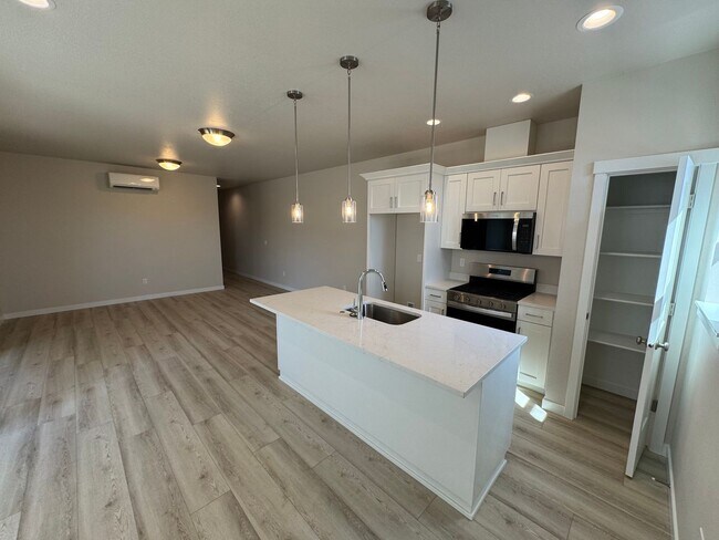 Foto del edificio - 1420 SE Hankel St