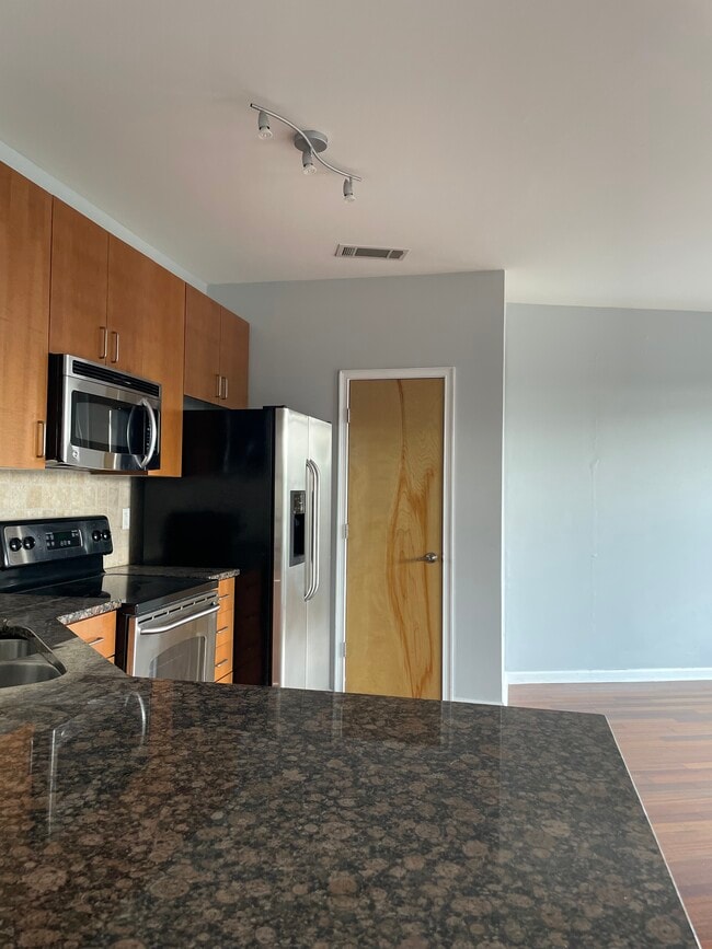 Foto del edificio - 898 Oak St SW