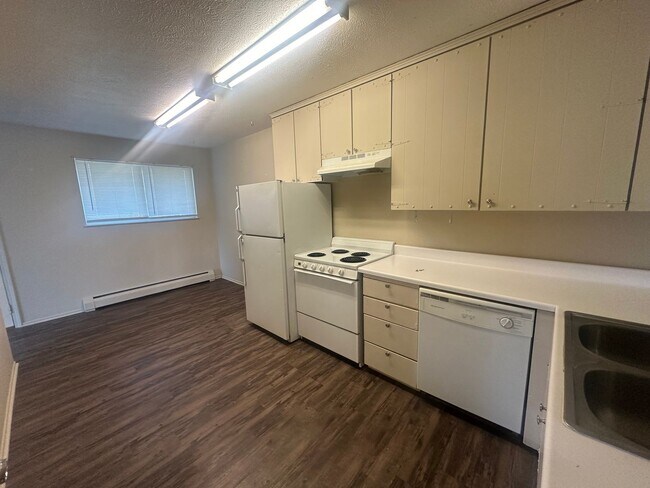 Foto del edificio - Gueck Con.-  Pacific Blvd Apartments