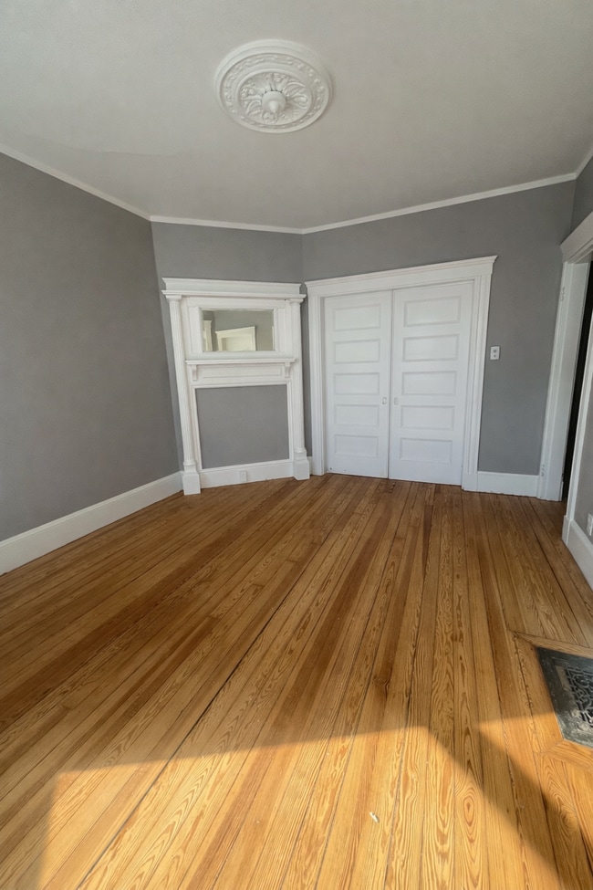 Building Photo - 53 Farragut Rd