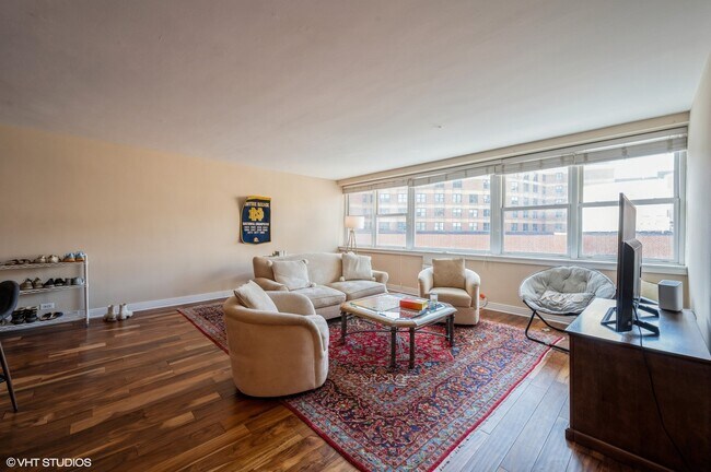 Foto del edificio - 2300 N Commonwealth Ave