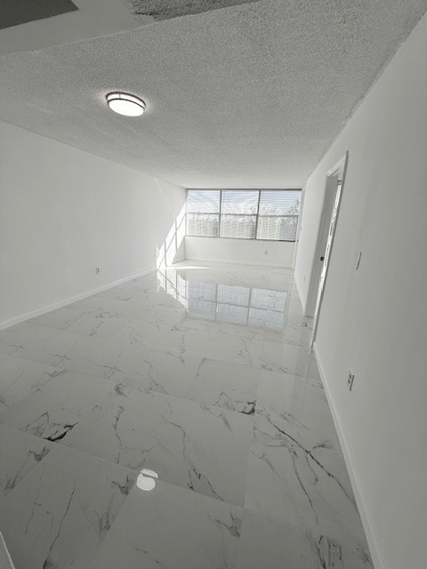 Building Photo - 1300 NE Miami Gardens Dr