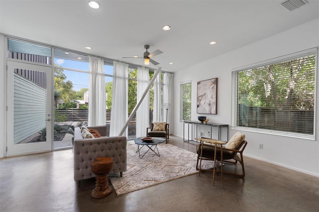 Foto principal - 900 Brentwood St