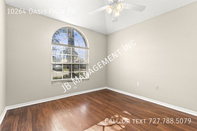 Foto del edificio - 10264 Oasis Palm Dr