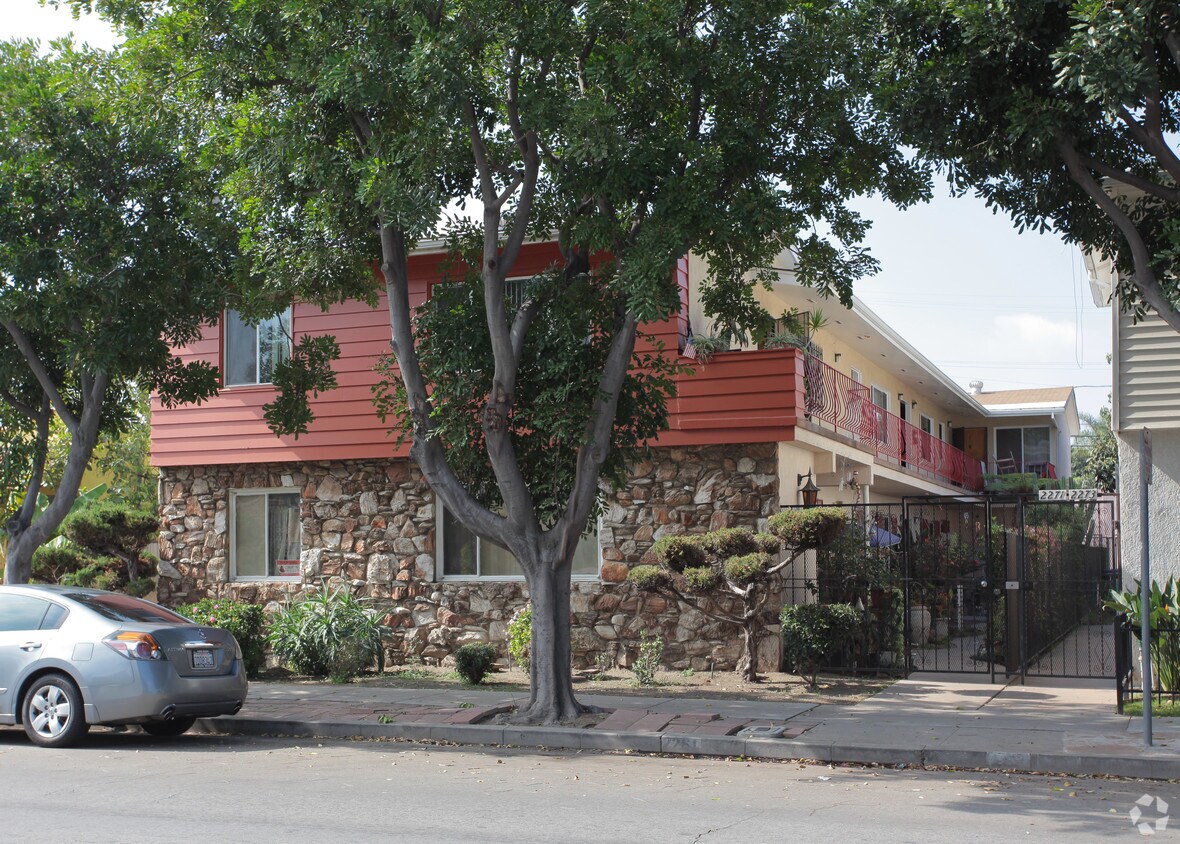 Primary Photo - 2261 Pine Ave
