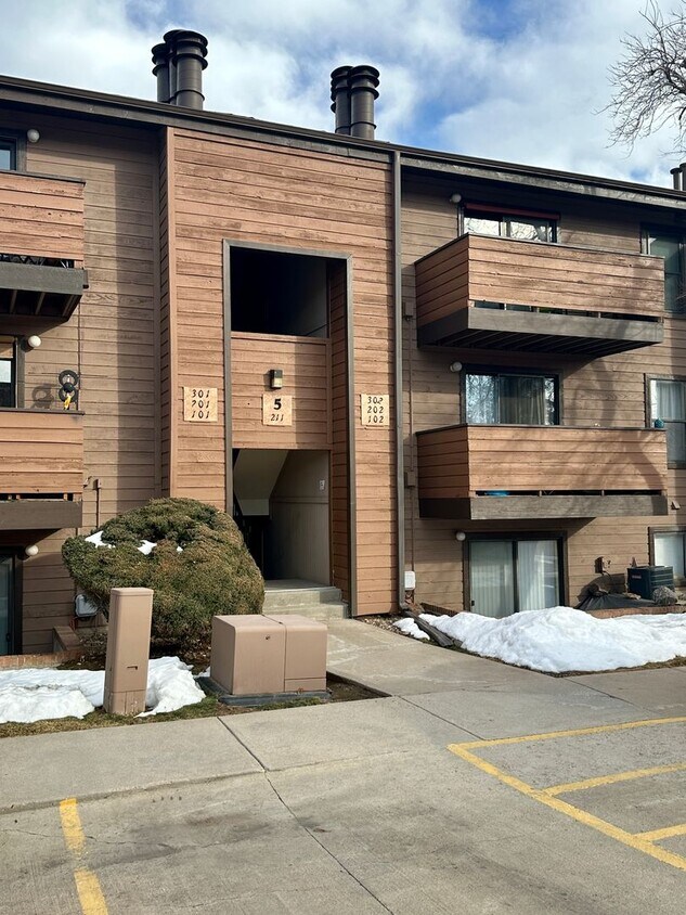 Foto principal - Lovely 1 Bedroom, 1 Bathroom Lakewood Cond...