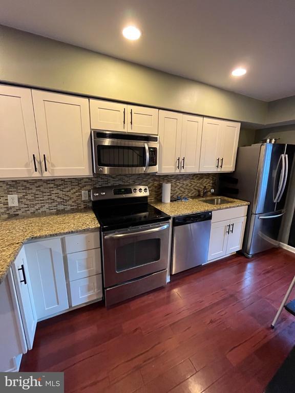 Foto del edificio - 132 W Thompson St