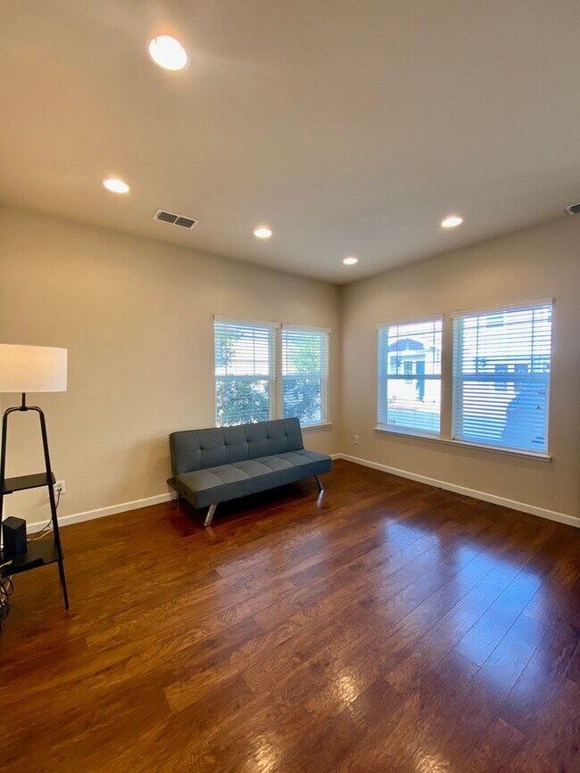 Foto del edificio - 329 Messina Terrace