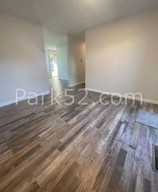 Foto del edificio - 2 Bedroom Duplex in Lakewood!