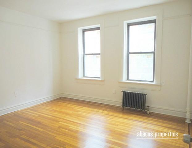 Building Photo - 724 E 27th St