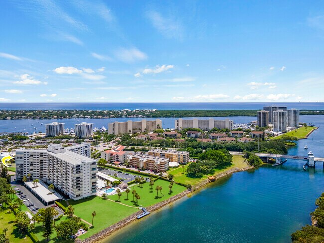 Foto del edificio - 336 Golfview Rd