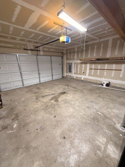 Building Photo - 1554 Amethyst St SE