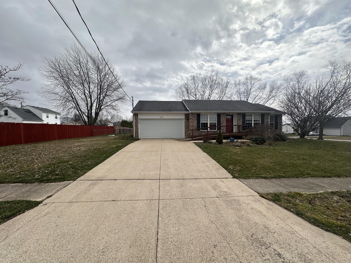 Primary Photo - 1302 Williamsburg Dr