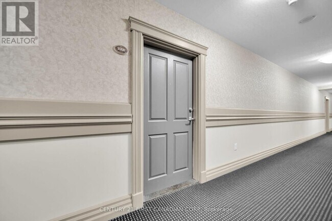 Building Photo - 1030-1030 Coronation Dr