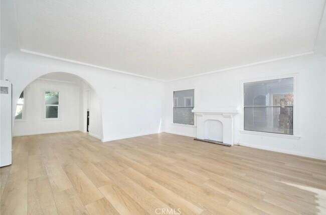 Foto del edificio - 974 W 13th St