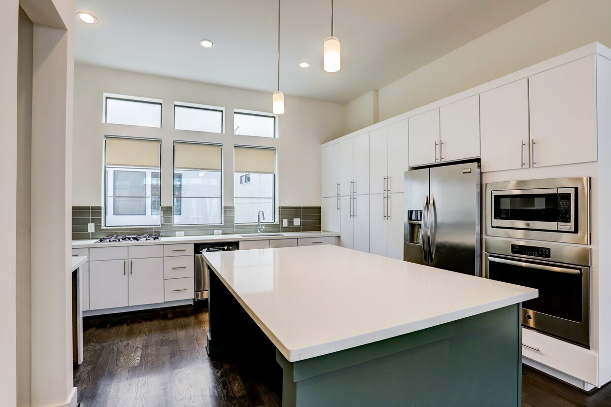 Foto principal - 2106 Colorado St