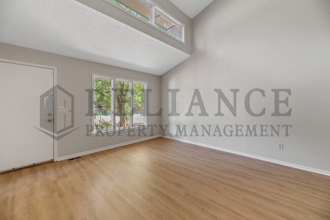Foto del edificio - 10919 W Nantucket St