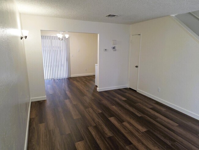 Foto del edificio - 923 Minnewawa Ave