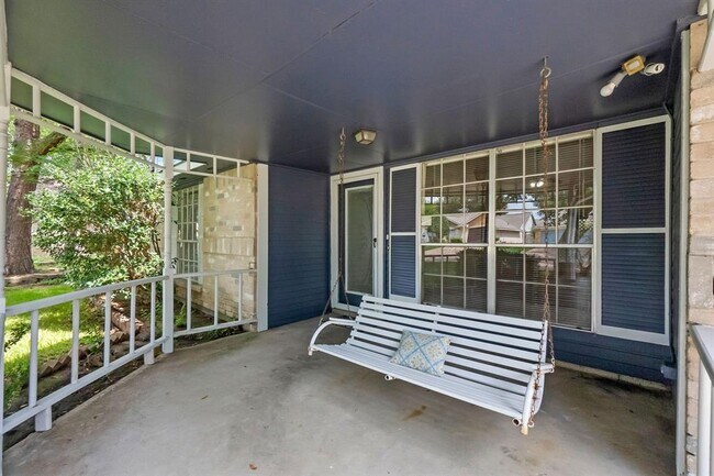Building Photo - 6434 Allerton St