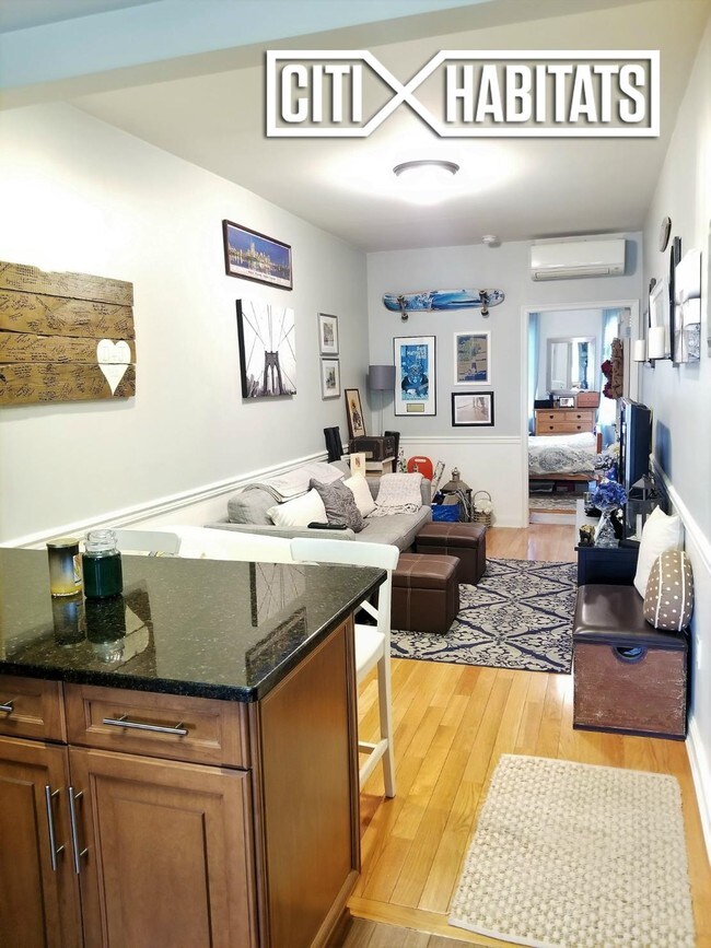 Building Photo - 263 Powers St