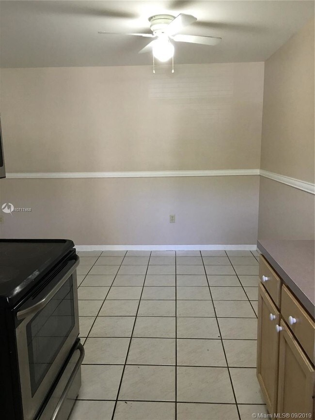 Foto del edificio - 10370 SW 220th St