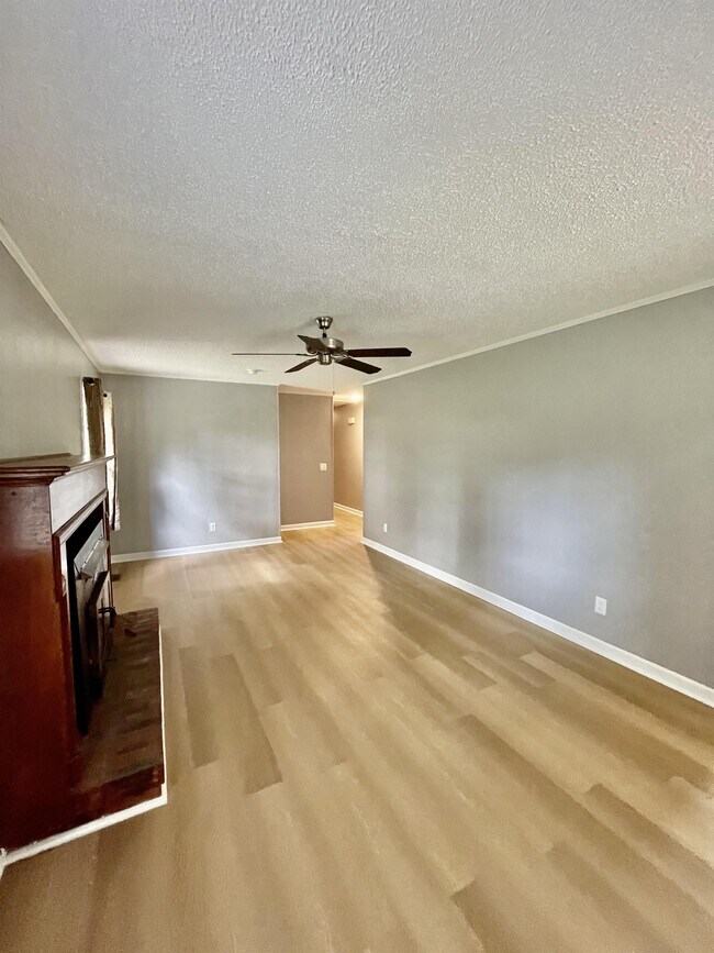 Foto del edificio - 2403 Hunt Club Rd