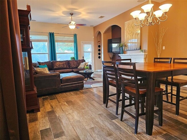 Foto del edificio - 2210 Onion Creek Pkwy