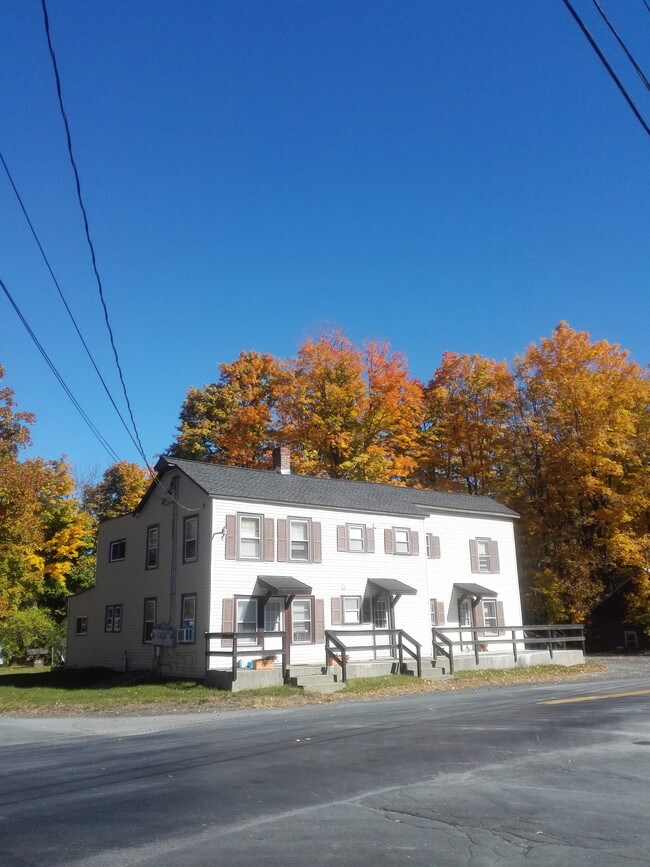 Building Photo - 800 Burden Lake Rd