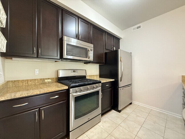 Foto del edificio - 958 W Summerfield Gln Cir