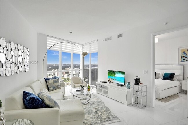 Foto del edificio - 18201 Collins Ave