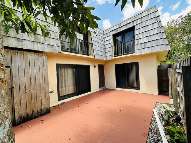 Building Photo - 2308 Waterside Dr