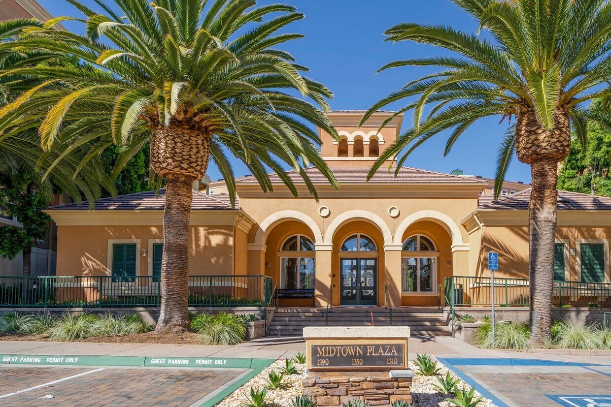 Foto principal - Beautiful & Spacious 3bd Condo With Great ...