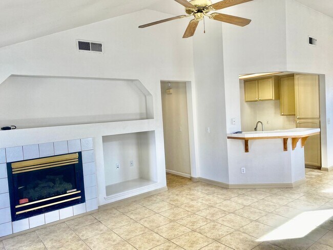 Building Photo - Great 3/2 bath home in Northwest Fresno