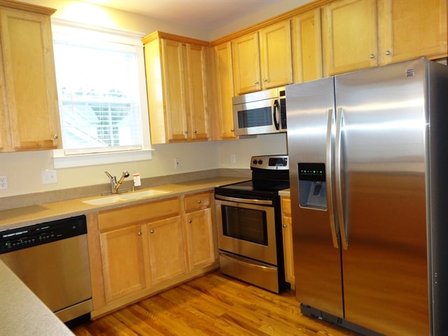 Building Photo - 204 Hydrangea St