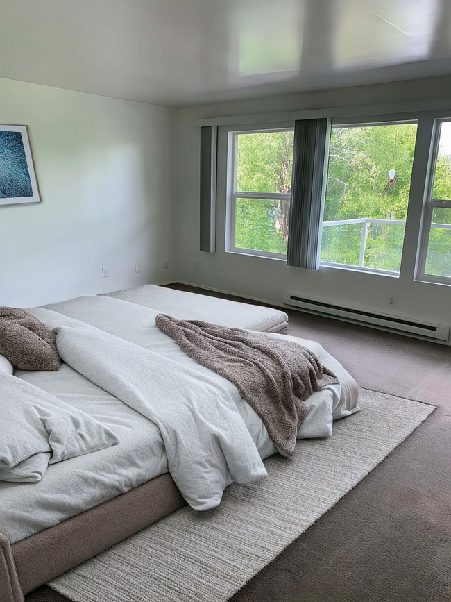 Building Photo - Two Bedroom Liberty Bay Views