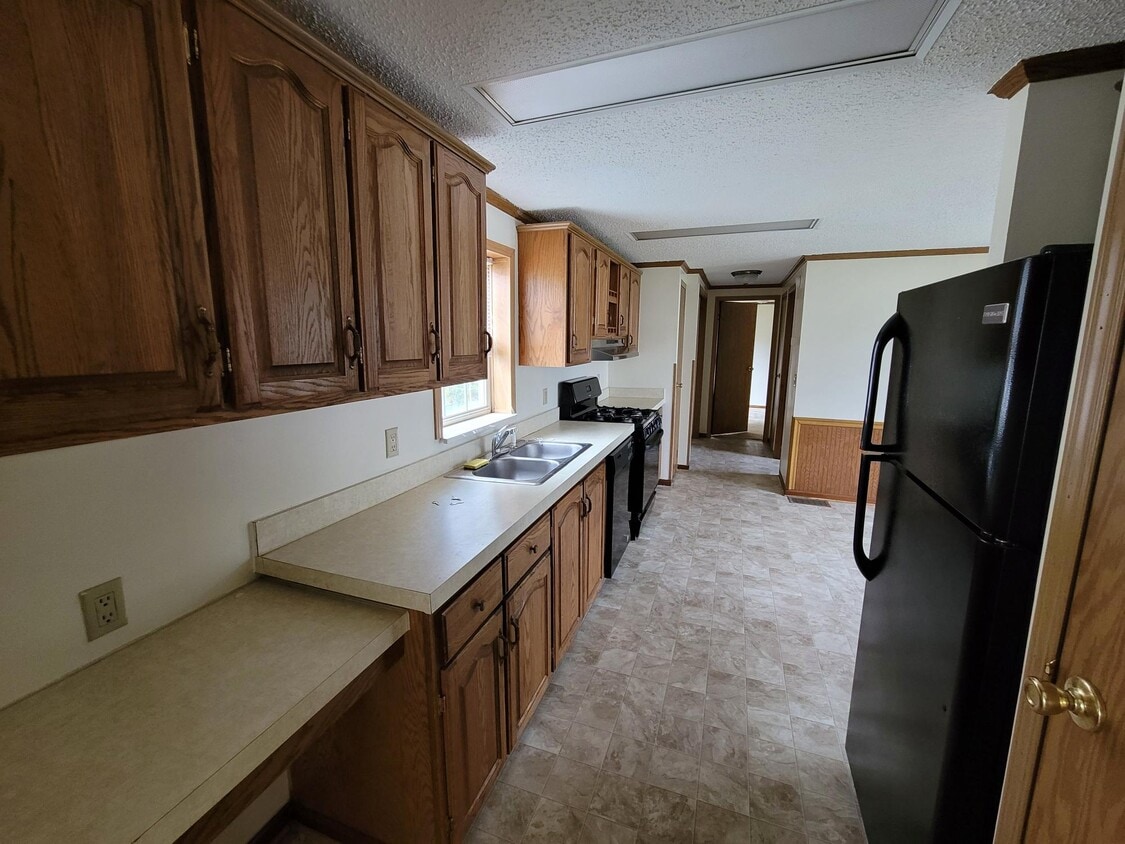 Primary Photo - 83 Millstream Ct
