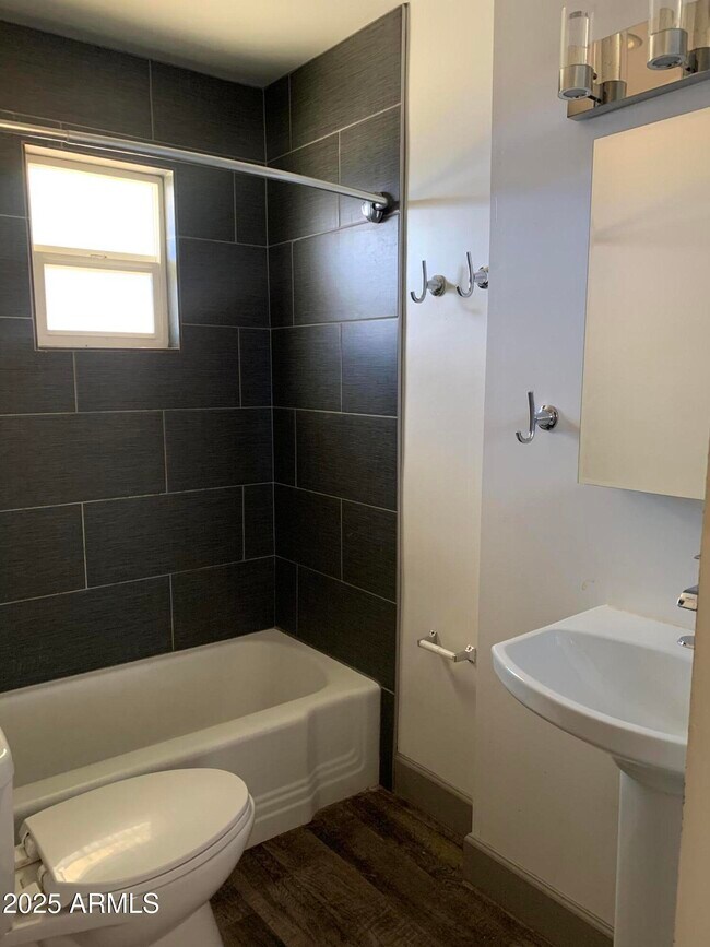 Foto del edificio - 8602 N 3rd St