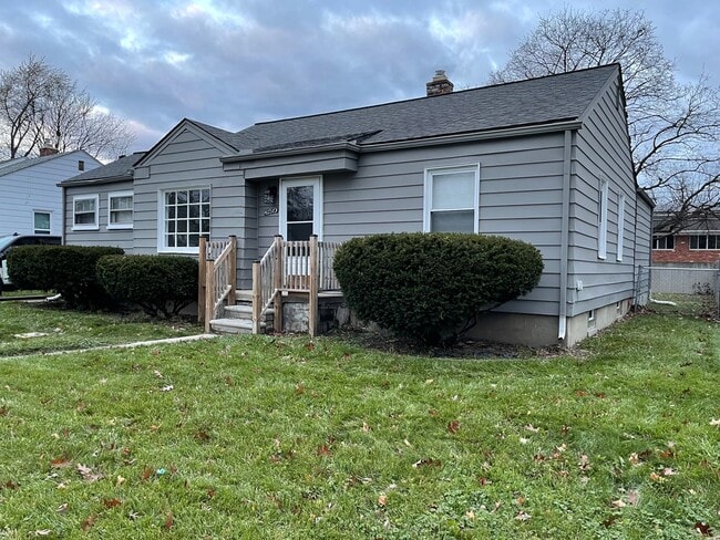 Building Photo - Newly Renovated 4-Bedroom Ranch with Basem...