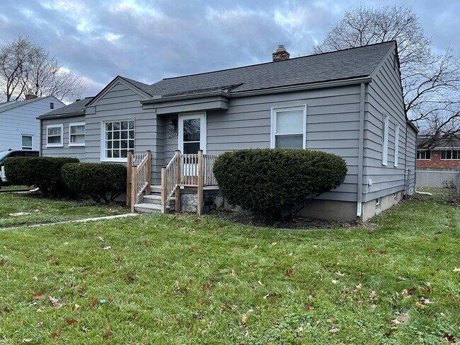 Foto del edificio - Newly Renovated 4-Bedroom Ranch with Basem...