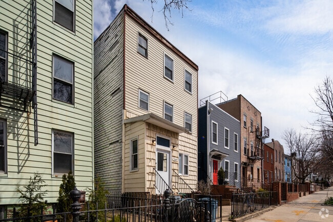 Building Photo - 260 18th St