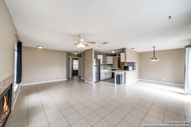 Foto del edificio - 2 Bedroom / 1 Bath Babcock Place Subdivision
