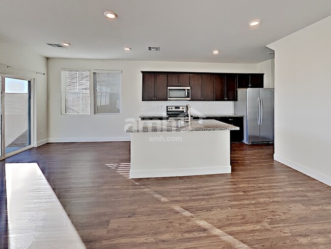 Building Photo - 8128 Inhibition Ct