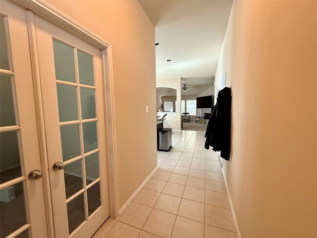 Foto del edificio - 12115 Rockridge Falls Dr