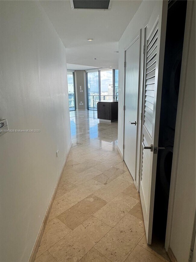 Foto del edificio - 88 SW 7th St