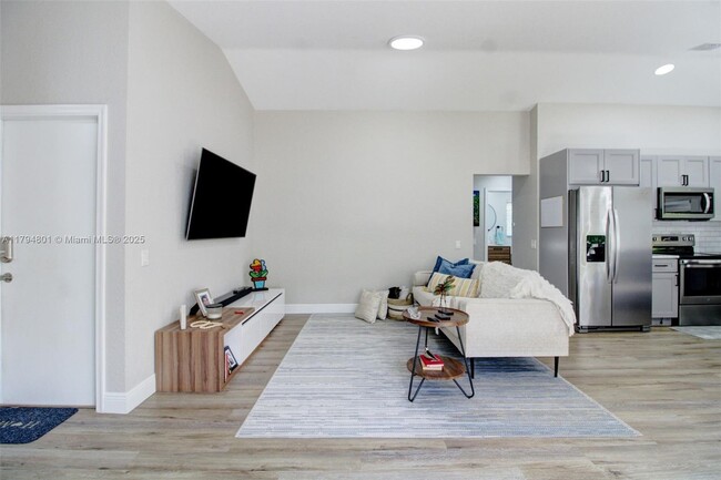 Foto del edificio - 1025 Bamboo Ln