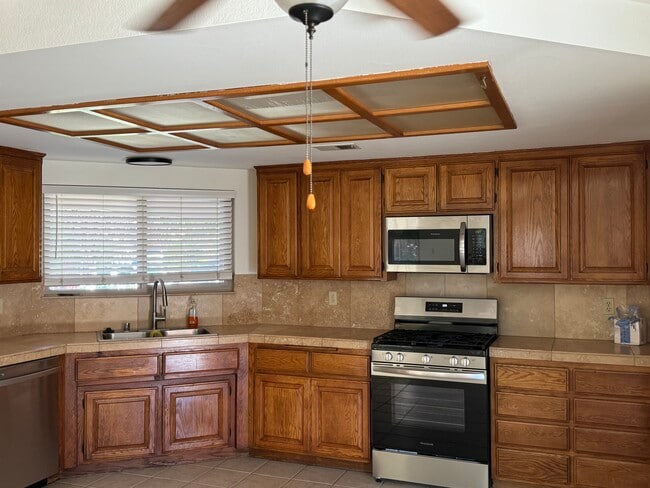 Building Photo - 913 Spyglass Ct