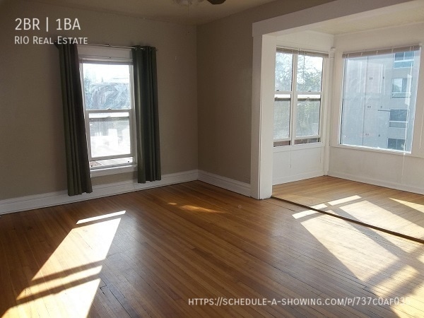 Building Photo - 903 E 14th Ave