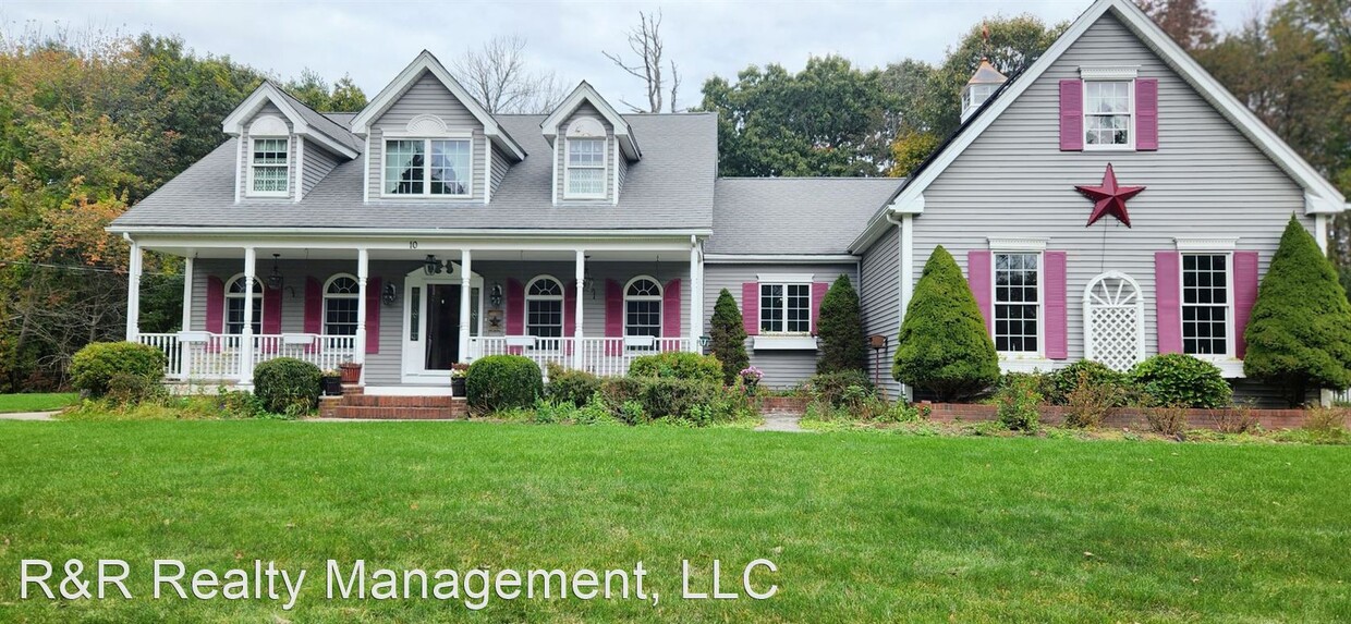 Primary Photo - 2 br, 2 bath House - 10 Vineyard St.