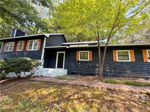 Building Photo - 3315 Canterbury Trail