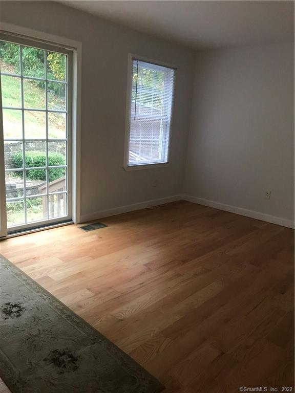 Foto del edificio - 972 New Haven Rd